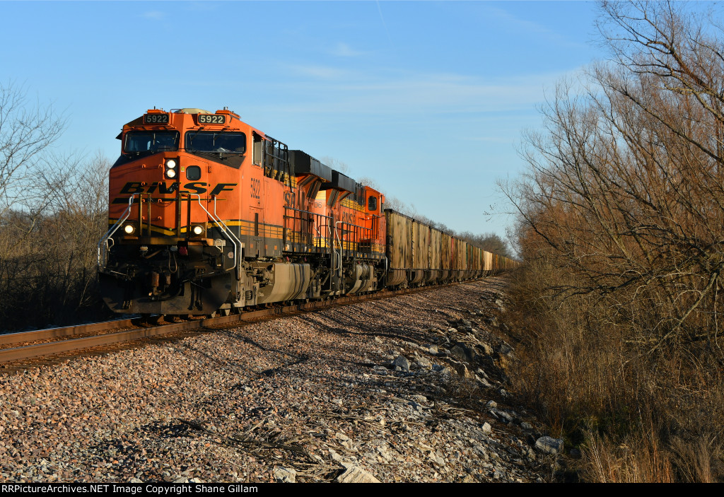 BNSF 5922